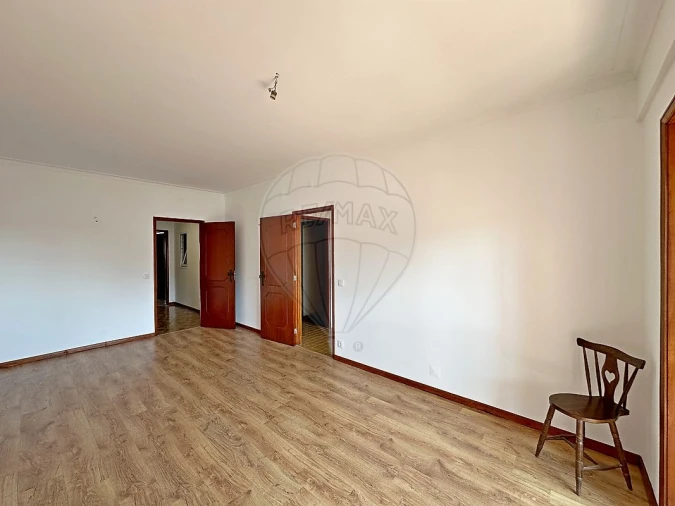 Apartamento T2 para Arrendamento em Mafamude e Vilar do Paraíso Foto 2