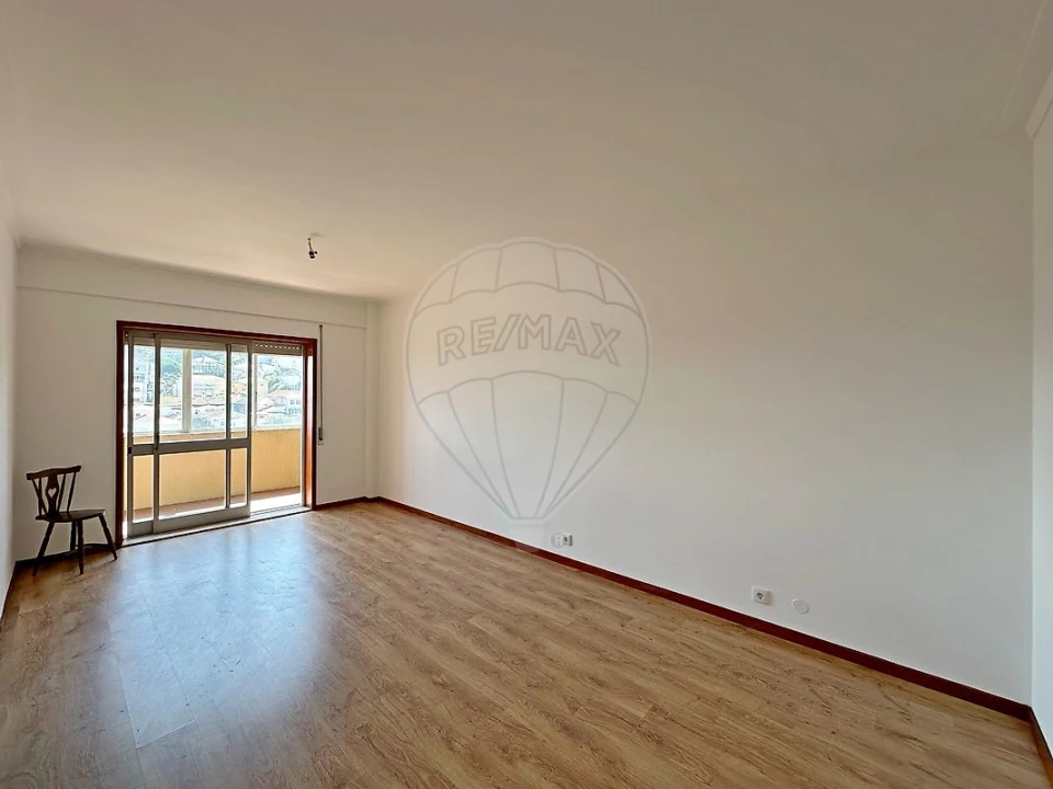 Apartamento T2 para Arrendamento em Mafamude e Vilar do Paraíso Foto 3