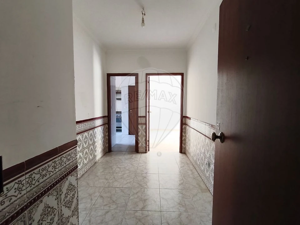 Apartamento T2 para Venda em Algueirão-Mem Martins Foto 3