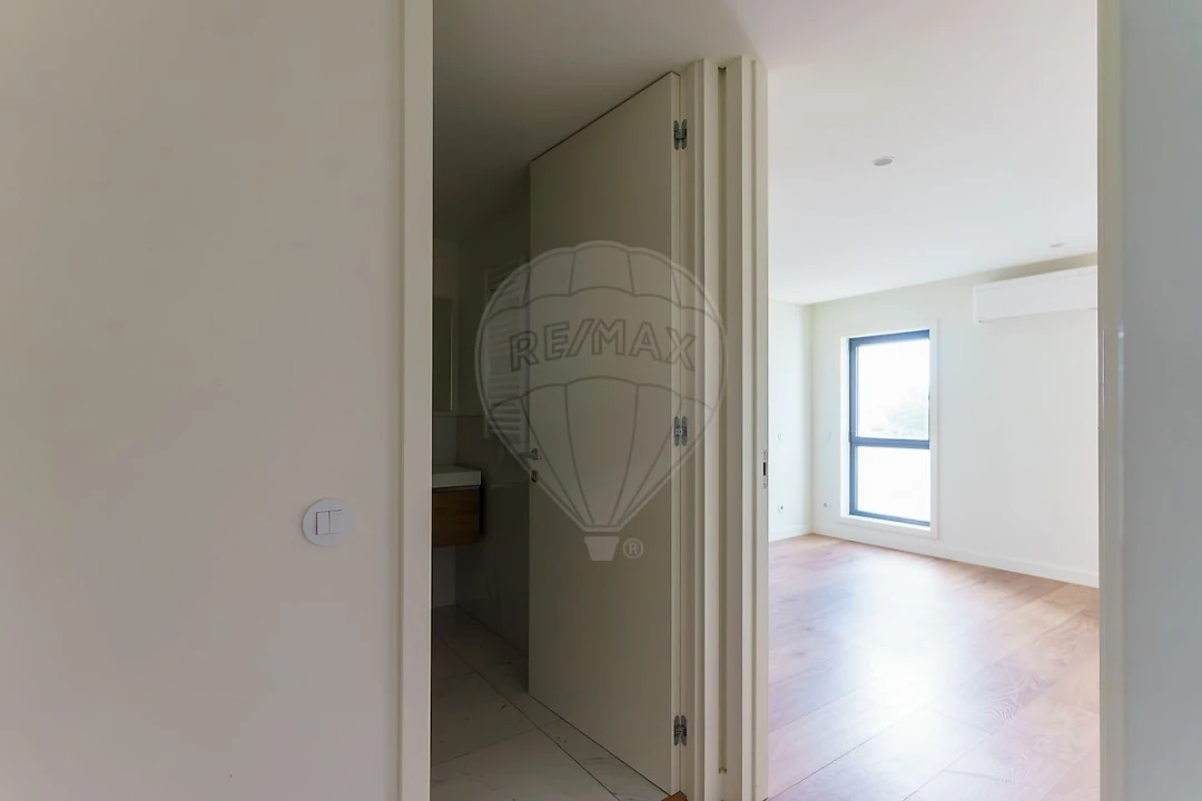 Apartamento T1 para Arrendamento em Moscavide e Portela Foto 9
