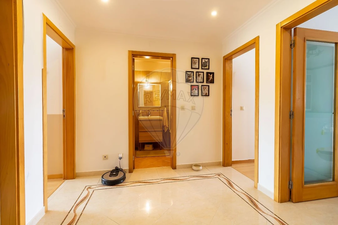 Apartamento T2 para Venda em Alverca do Ribatejo e Sobralinho Foto 3