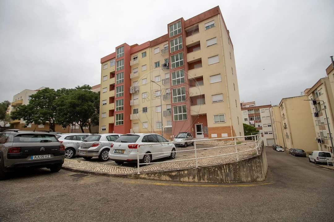 Apartamento T2 para Venda em Alverca do Ribatejo e Sobralinho Foto 2