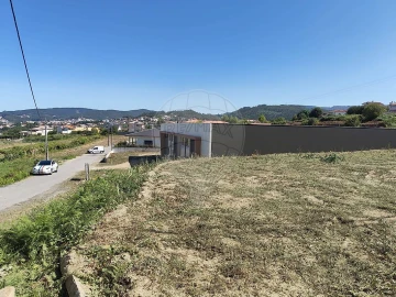 Armazém para Venda em São Pedro de Castelões