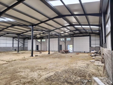 Armazém para Venda em São Pedro de Castelões
