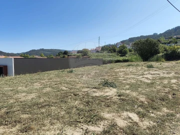 Armazém para Venda em São Pedro de Castelões
