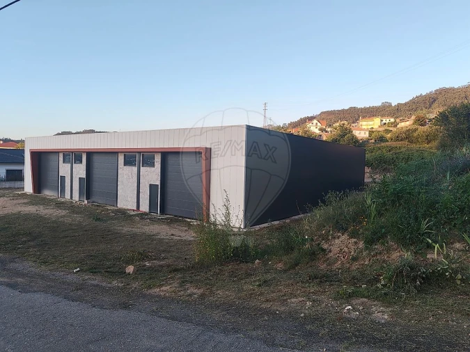 Armazém para Venda em São Pedro de Castelões Foto 4