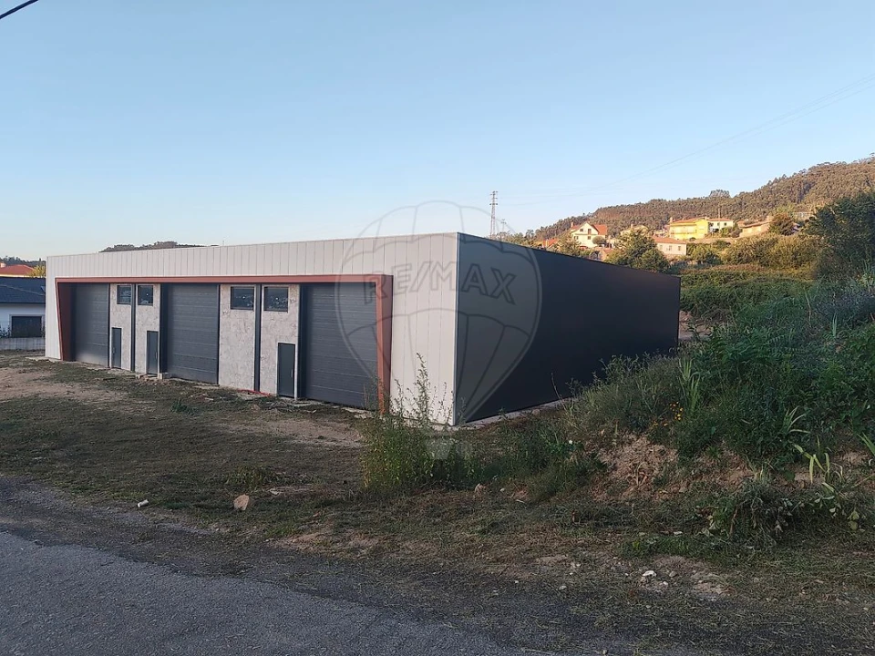Armazém para Venda em São Pedro de Castelões Foto 4