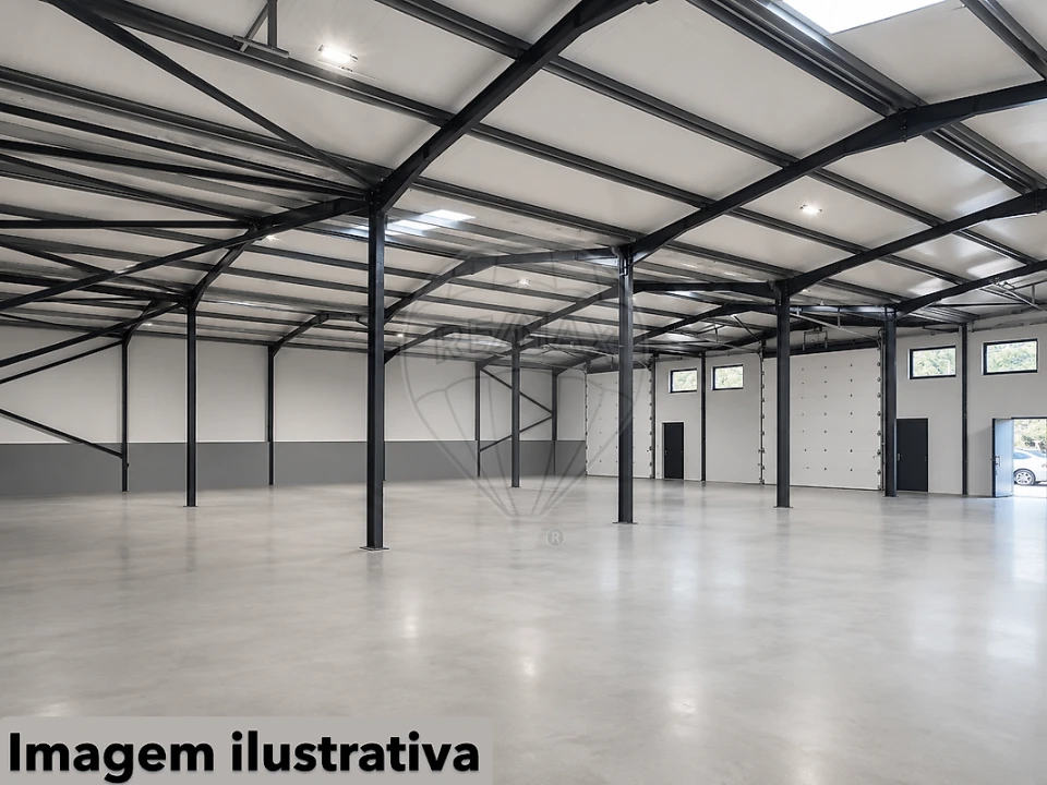 Armazém para Venda em São Pedro de Castelões Foto 1