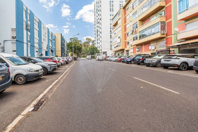 Apartamento T3 para Venda em Odivelas Foto 8