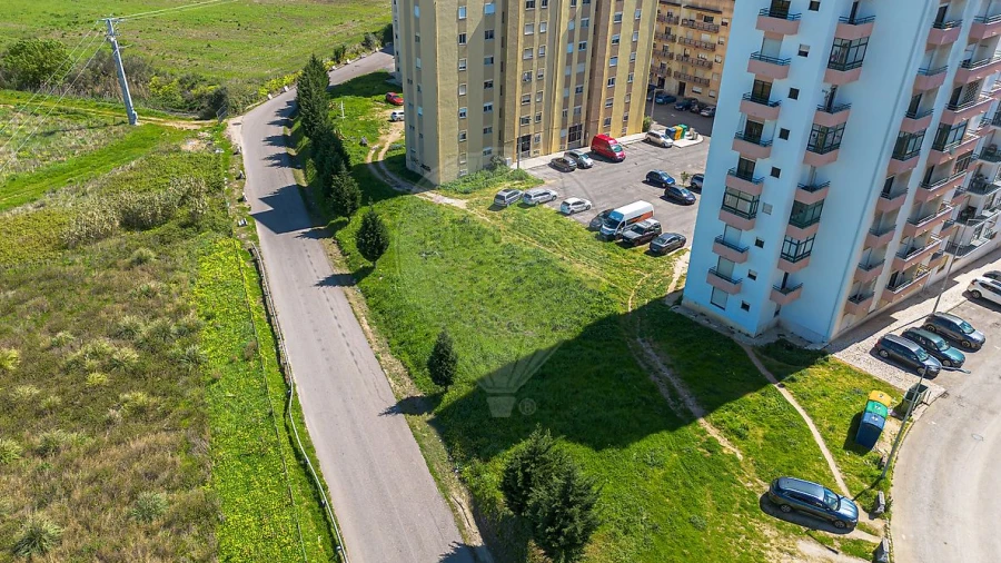 Terreno para Venda em Carregado e Cadafais