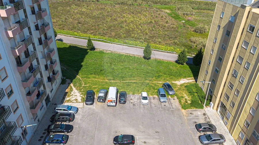 Terreno para Venda em Carregado e Cadafais