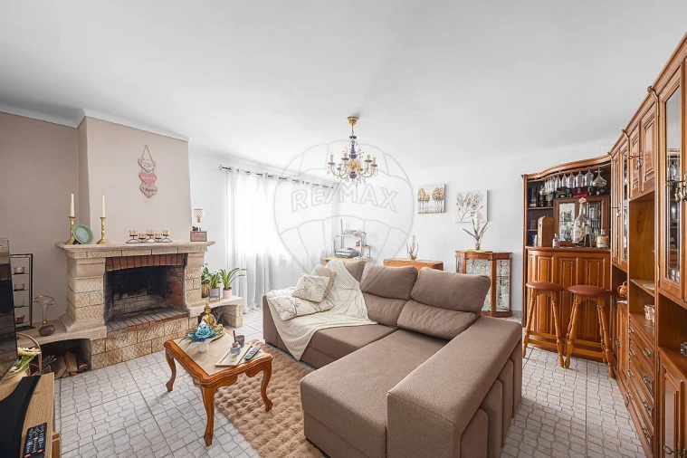 Moradia T2 para Venda em Alenquer (Santo Estêvão e Triana) Foto 4