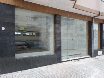 Loja para Venda em São Mamede de Infesta e Senhora da Hora