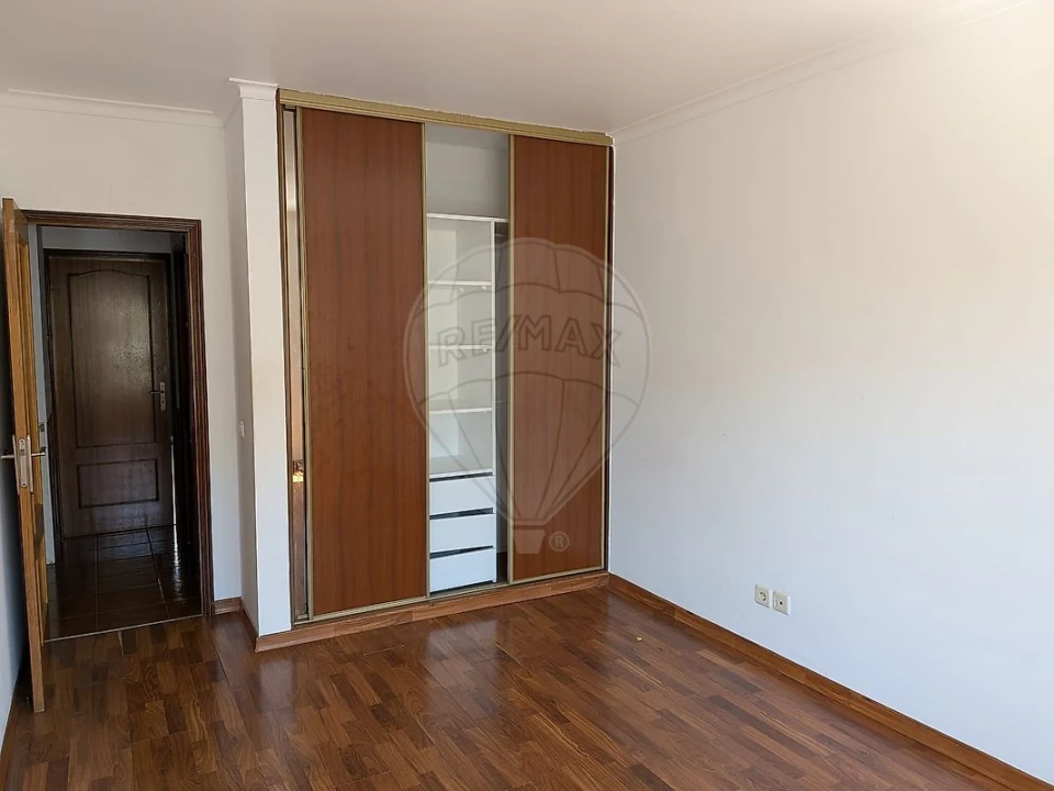 Apartamento T3 para Venda em Carregado e Cadafais Foto 9