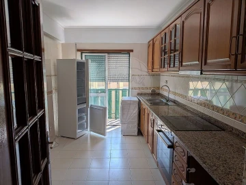 Apartamento T3 para Venda em Carregado e Cadafais