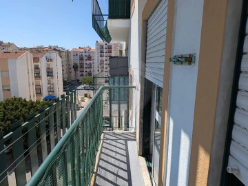 Apartamento T3 para Venda em Carregado e Cadafais