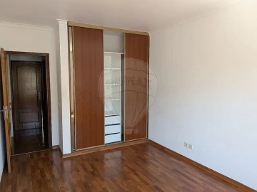 Apartamento T3 para Venda em Carregado e Cadafais