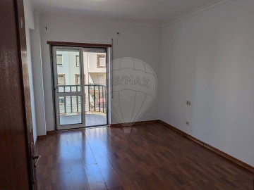 Apartamento T3 para Venda em Carregado e Cadafais
