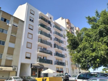 Apartamento T3 para Venda em Carregado e Cadafais