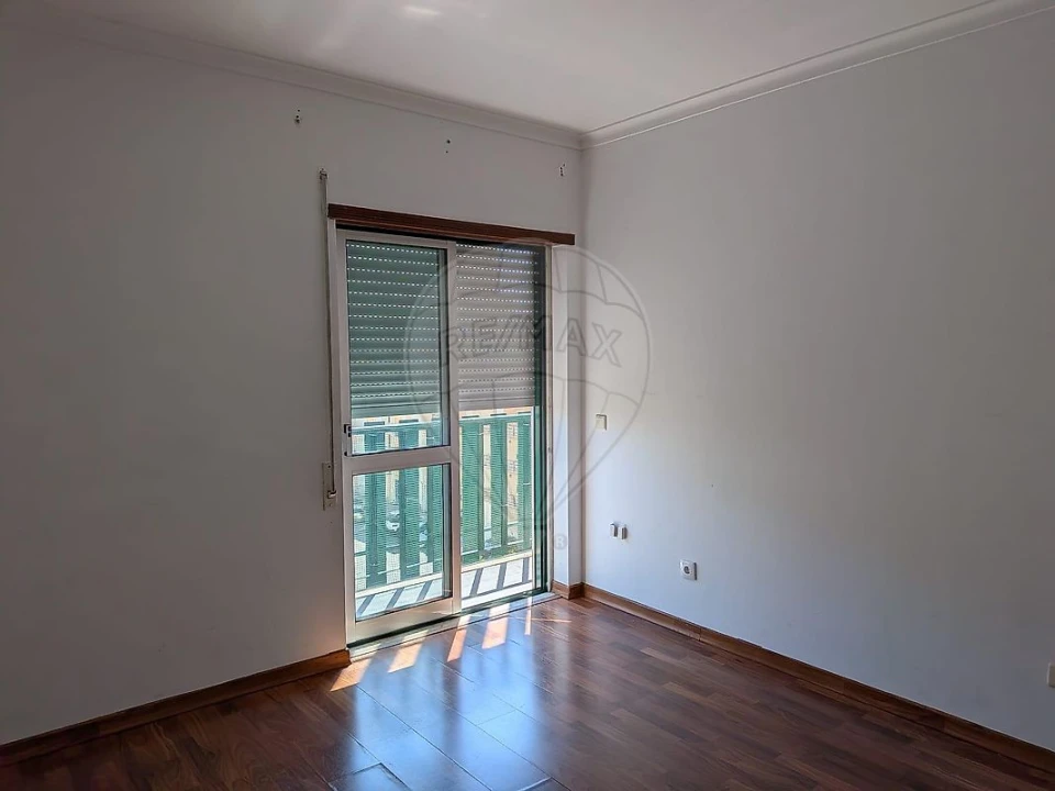 Apartamento T3 para Venda em Carregado e Cadafais Foto 12