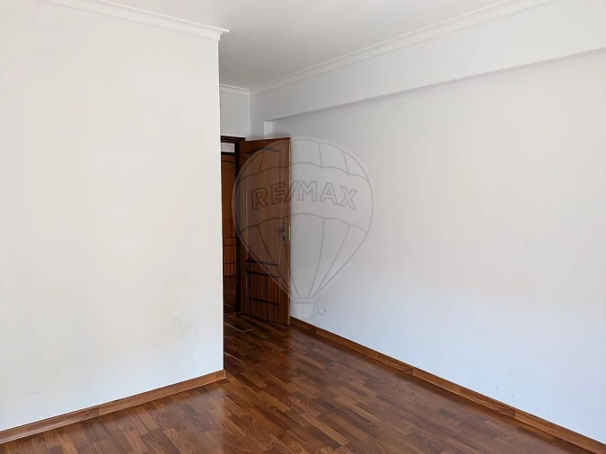 Apartamento T3 para Venda em Carregado e Cadafais Foto 11
