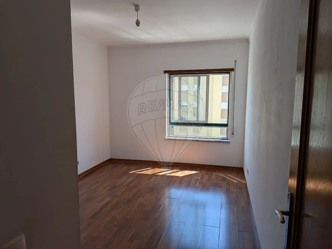 Apartamento T3 para Venda em Carregado e Cadafais Foto 16