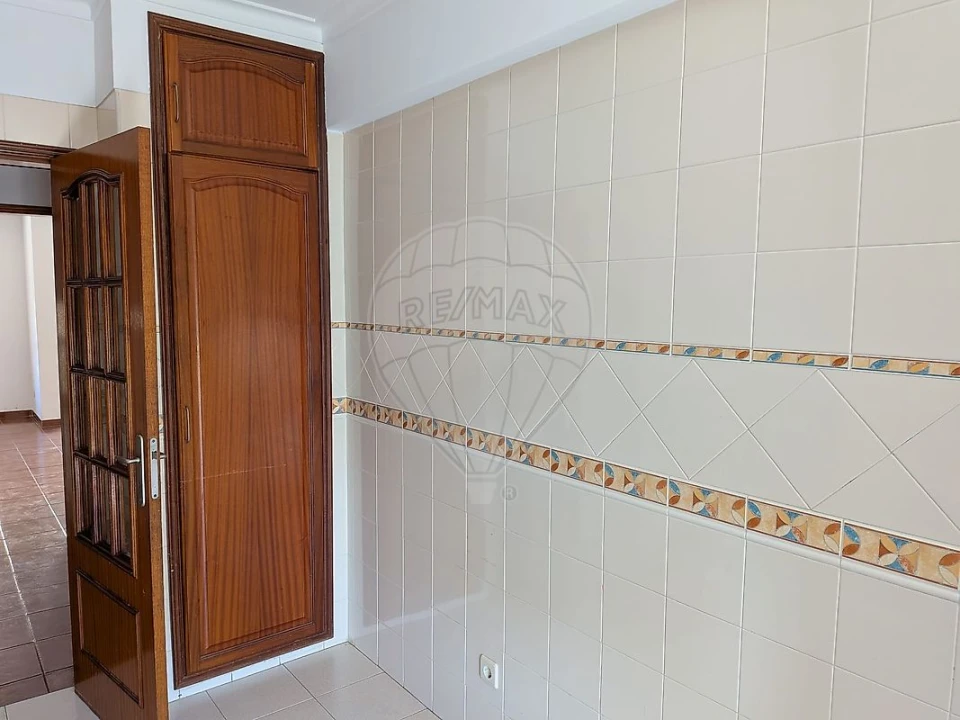 Apartamento T3 para Venda em Carregado e Cadafais Foto 17