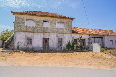 Moradia T6 para Venda em Benedita