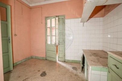 Moradia T6 para Venda em Benedita