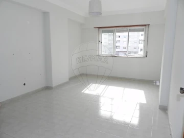 Apartamento T2 para Venda em Cacém e São Marcos