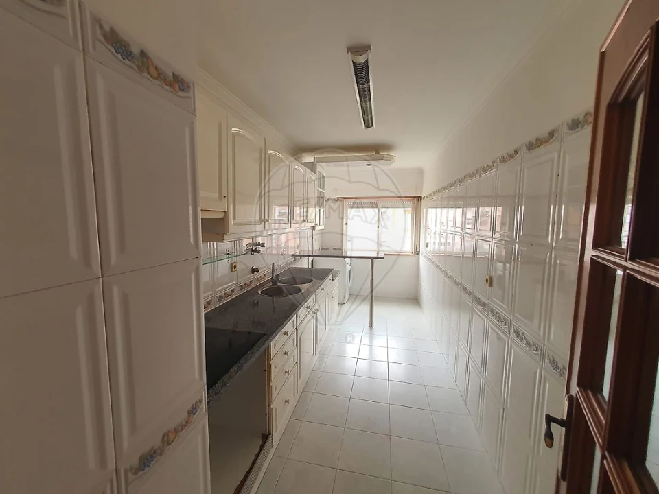Apartamento T2 para Venda em Cacém e São Marcos Foto 4