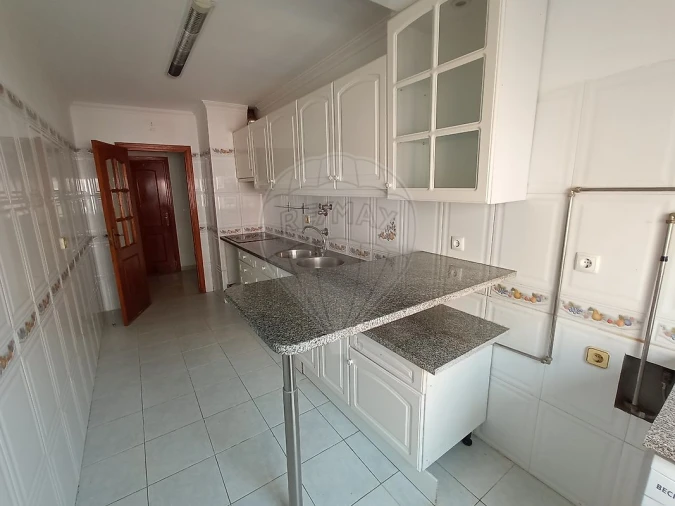 Apartamento T2 para Venda em Cacém e São Marcos Foto 17