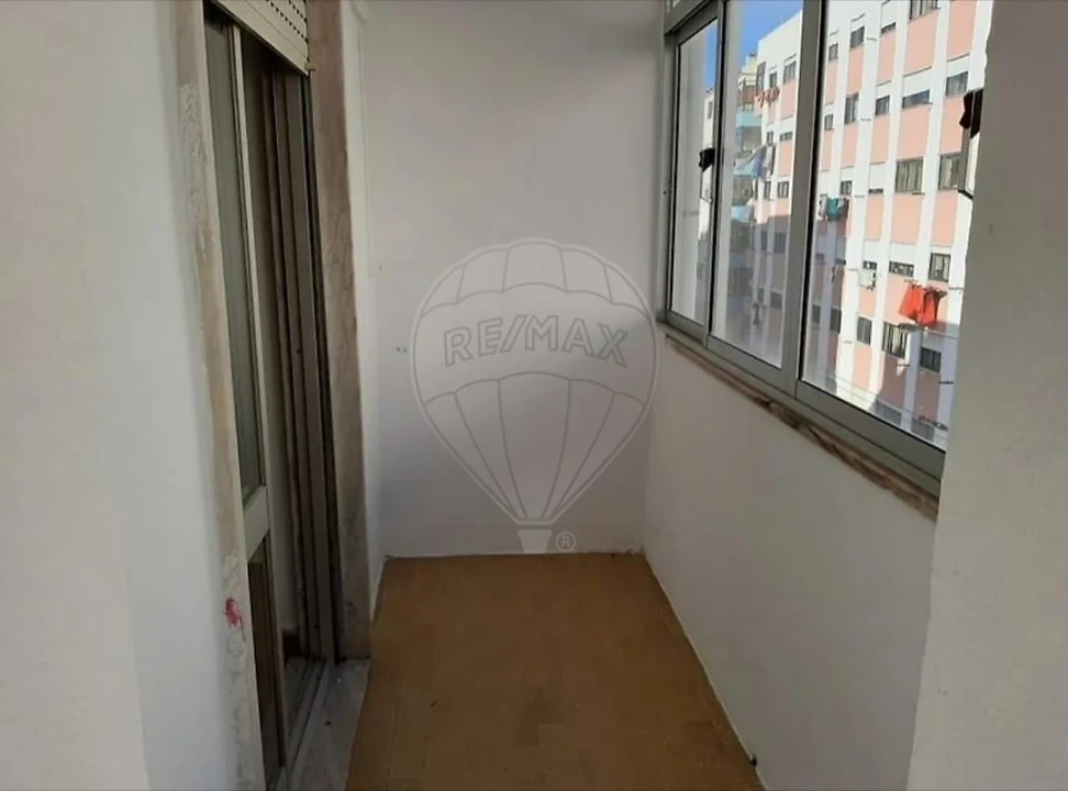 Apartamento T2 para Venda em Cacém e São Marcos Foto 10