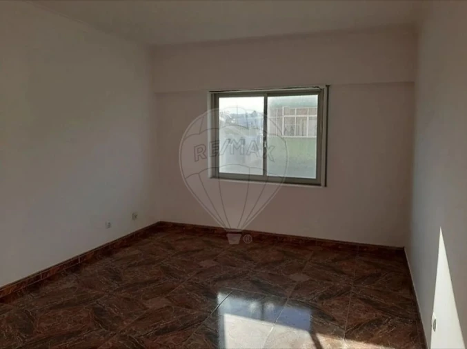 Apartamento T2 para Venda em Cacém e São Marcos Foto 12