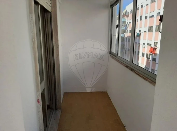 Apartamento T2 para Venda em Cacém e São Marcos Foto 13