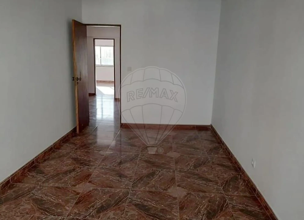 Apartamento T2 para Venda em Cacém e São Marcos Foto 6