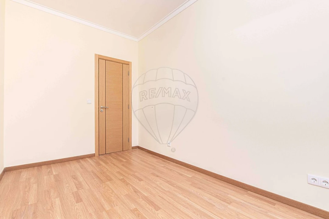 Apartamento T2 para Venda em Águas Livres Foto 3
