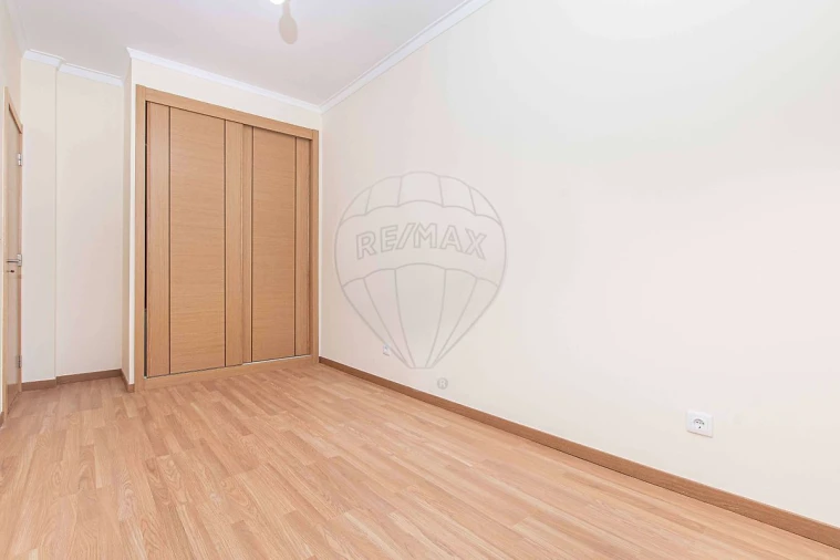 Apartamento T2 para Venda em Águas Livres Foto 6
