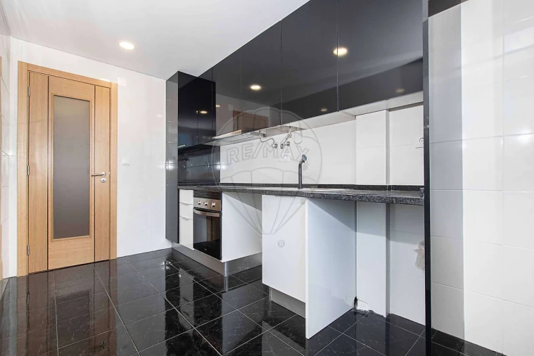 Apartamento T2 para Venda em Águas Livres Foto 18