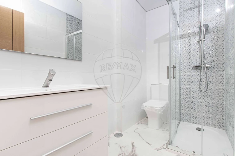 Apartamento T2 para Venda em Águas Livres Foto 8