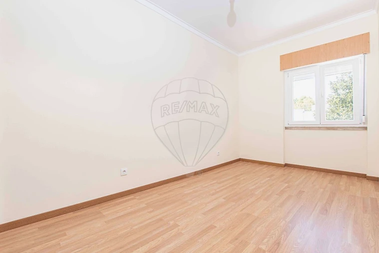 Apartamento T2 para Venda em Águas Livres Foto 5