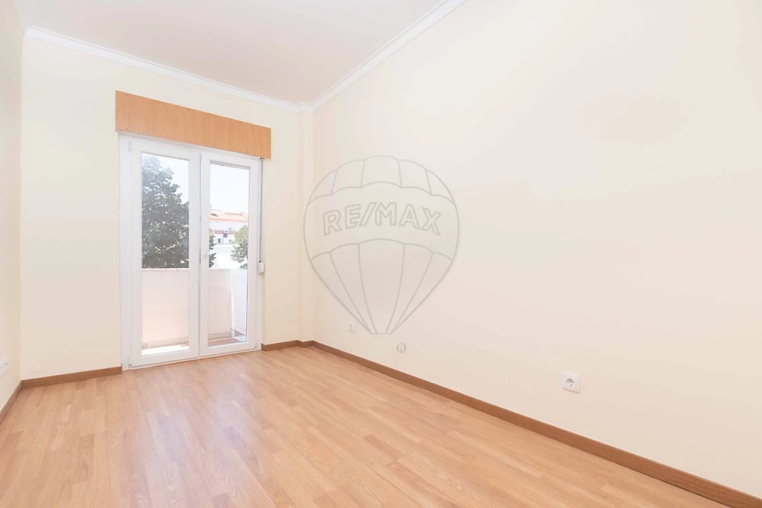 Apartamento T2 para Venda em Águas Livres Foto 1