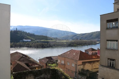 Prédio para Venda em Peso da Régua e Godim