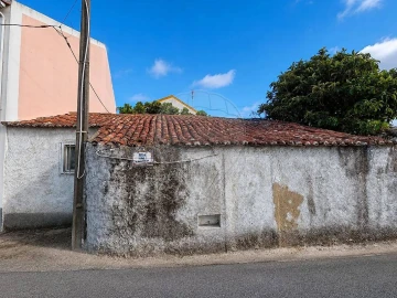 Moradia T2 para Venda em Almargem do Bispo, Pêro Pinheiro e Montelavar