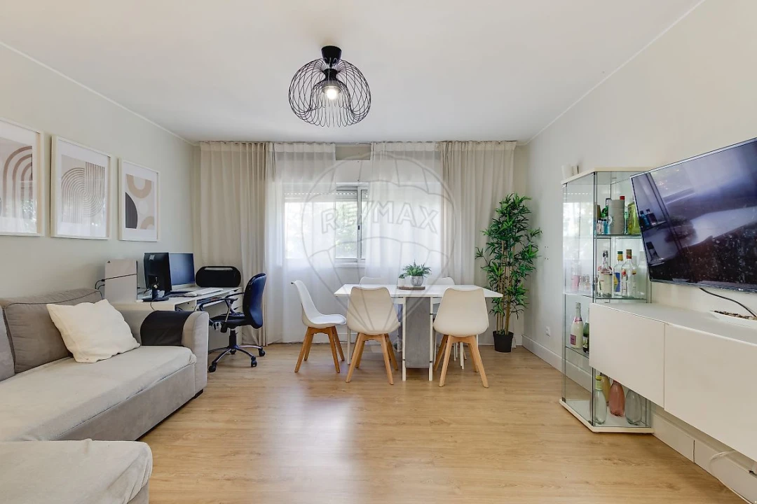 Apartamento T2 para Venda em Casal de Cambra Foto 5