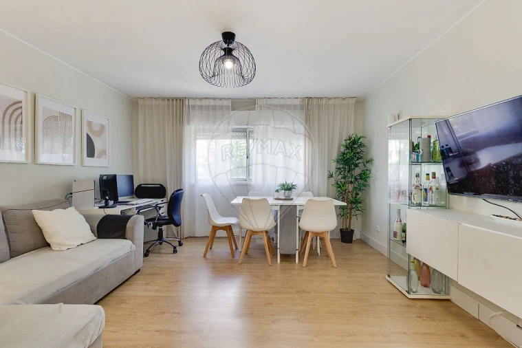 Apartamento T2 para Venda em Casal de Cambra Foto 5