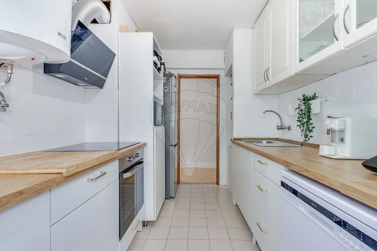 Apartamento T2 para Venda em Casal de Cambra Foto 10