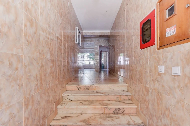 Apartamento T2 para Venda em Casal de Cambra Foto 21