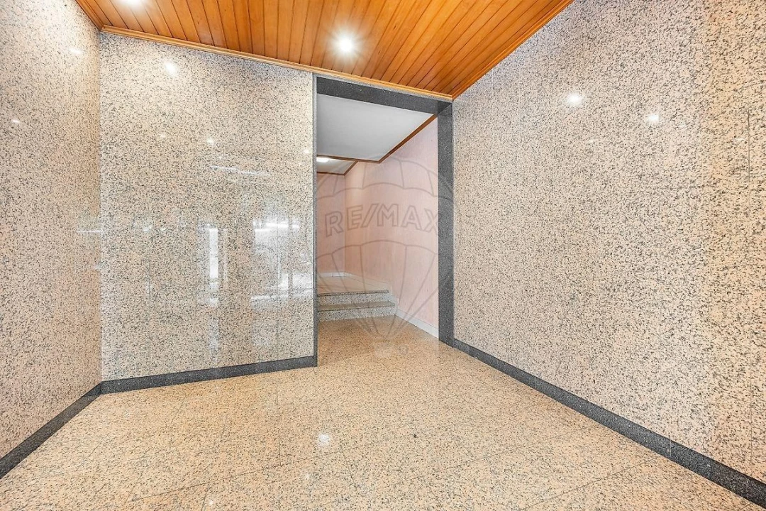 Apartamento T3 para Venda em Creixomil Foto 2