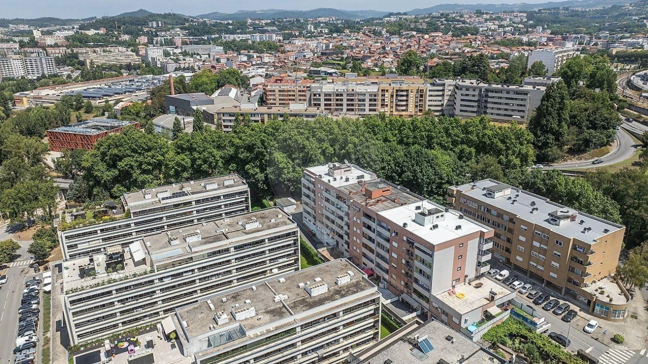 Apartamento T3 para Venda em Creixomil Foto 25
